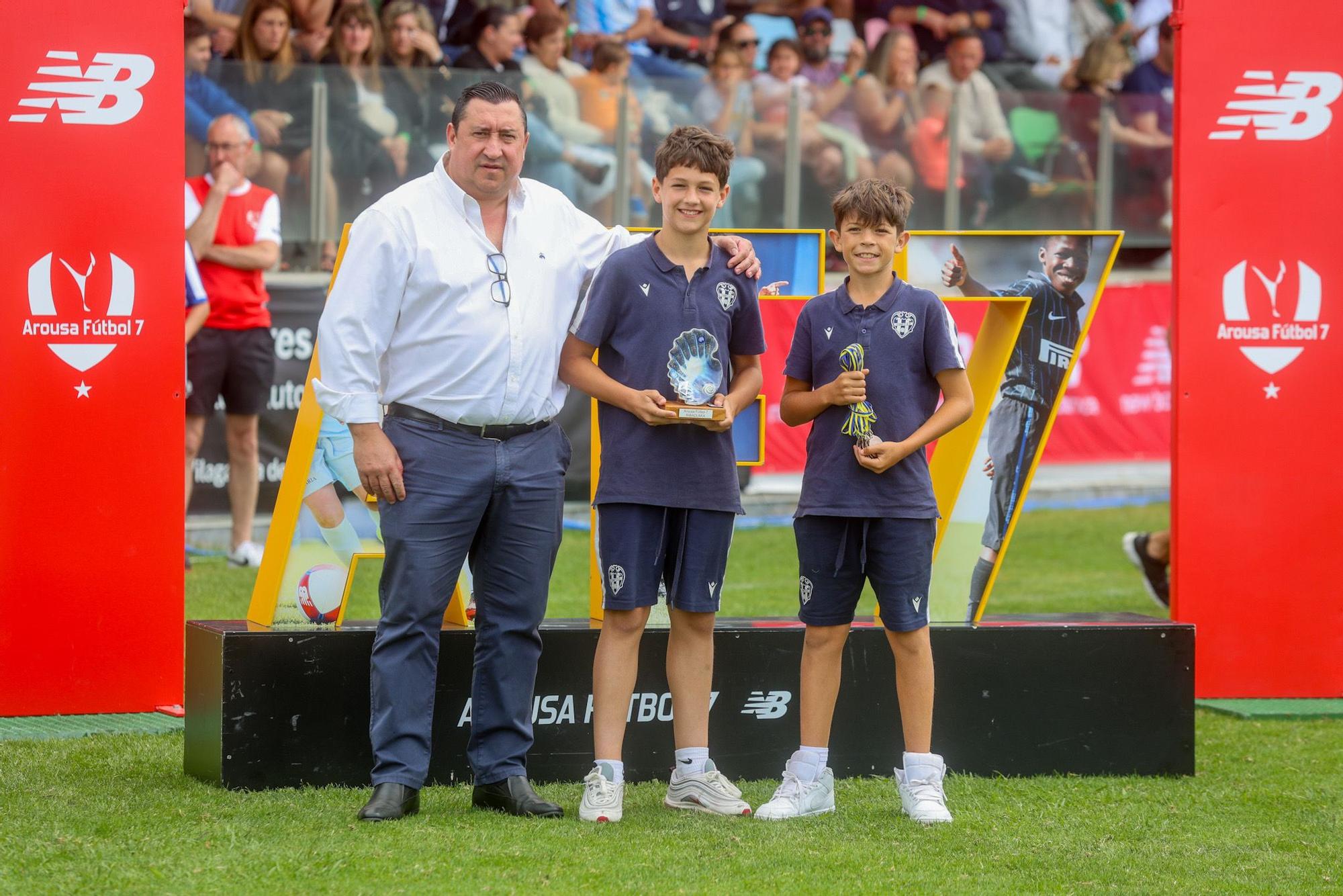 El Porto se lleva el primer título de Arousa Fútbol 7 a Portugal