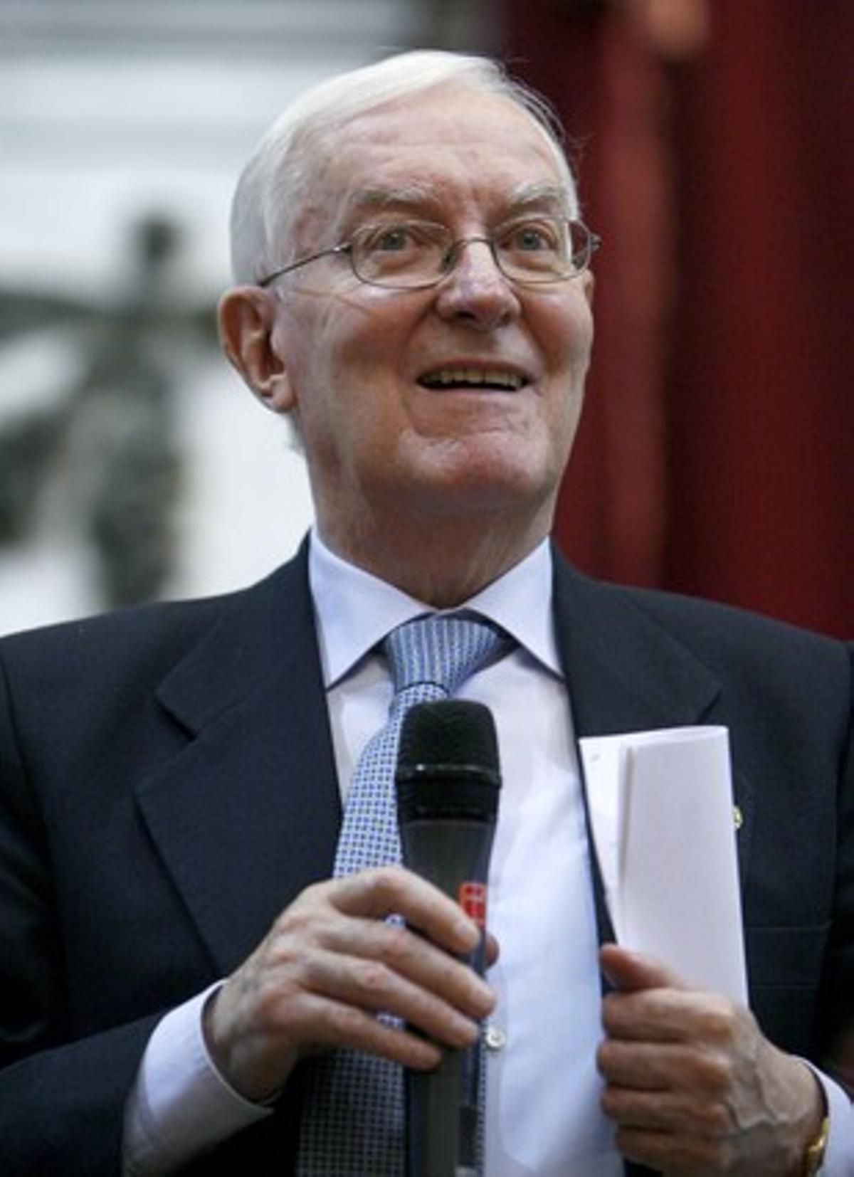 Víctor García de la Concha, durant la presentació de la ’Nueva gramática de la lengua española’, el desembre del 2009. Víctor García de la Concha, durant la presentació de la ’Nueva gramática de la lengua española’, el desembre del 2009.