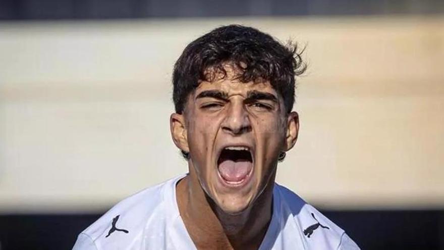 VÍDEO: Víctor júnior se destapa como goleador precoz