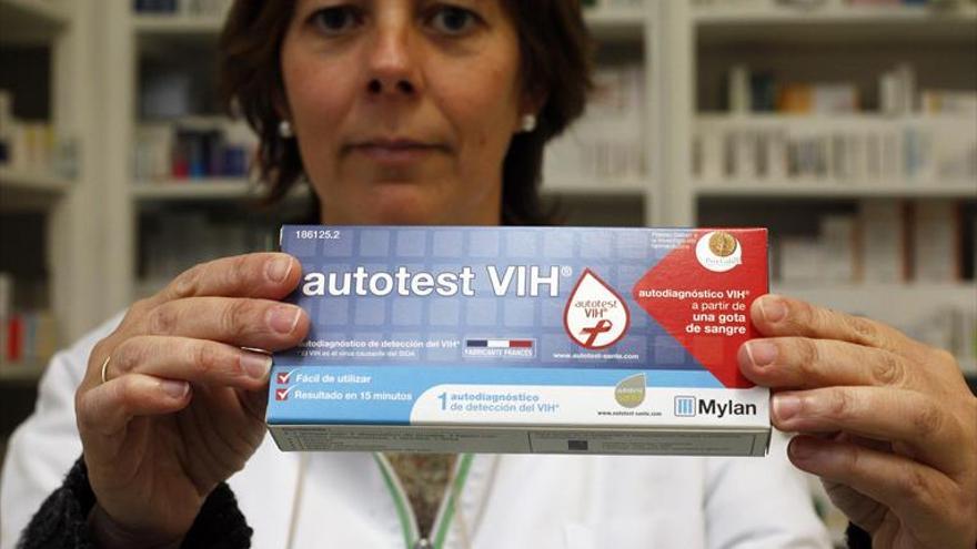 Las farmacias de Aragón dispensan ya la prueba del autotest del VIH