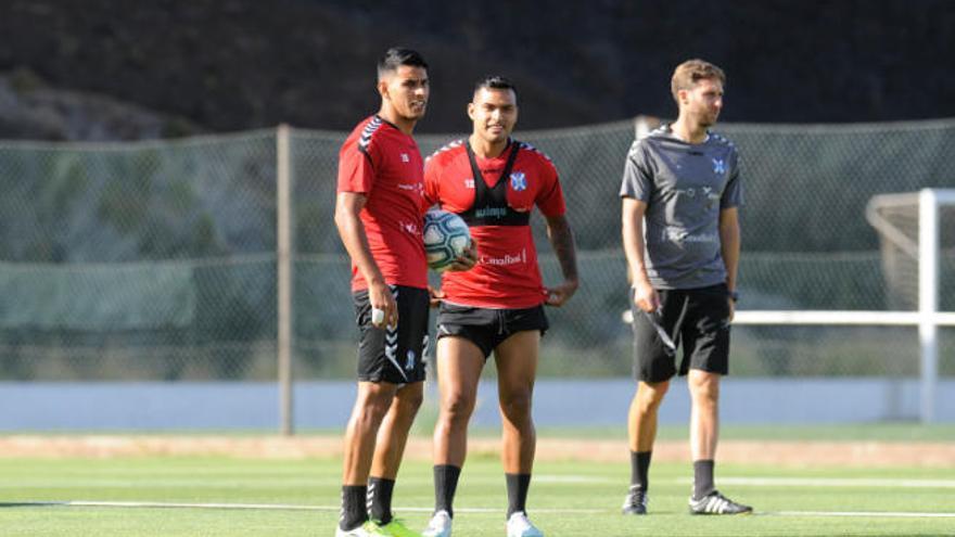 Ramón Miérez y Nahuel Leiva, en el entrenamiento de ayer.