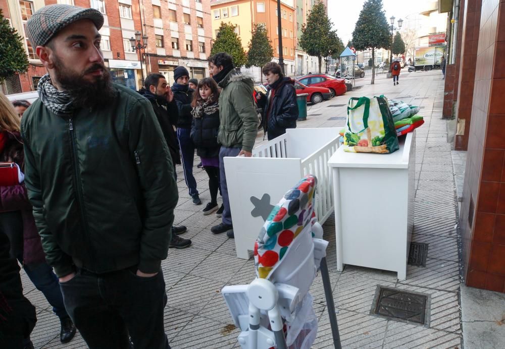 Desahucio de una pareja con un bebé en Oviedo