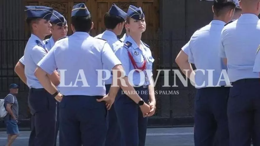 La princesa Leonor, en la Plaza de Santa Ana, en Las Palmas de Gran Canaria