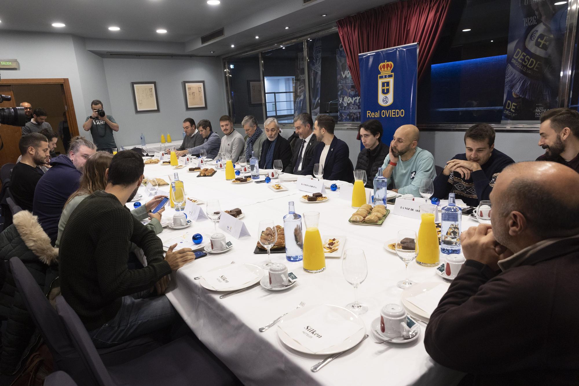 EN IMÁGENES: desayuno informativo del Real Oviedo