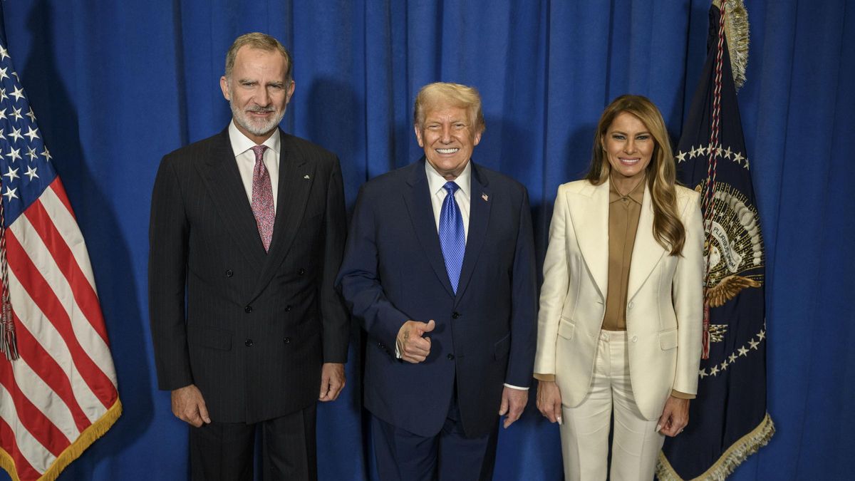La Casa Blanca distribuye cuatro días después la imagen del saludo del Rey con Trump en Nueva York