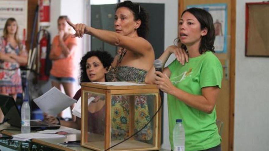 Marroig (derecha), en una asamblea en el Algarb.