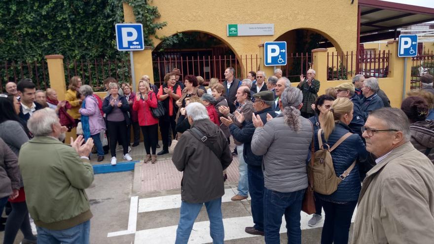 Mayores de Palma del Río recogen casi 500 firmas pidiendo que haya bailes los sábados