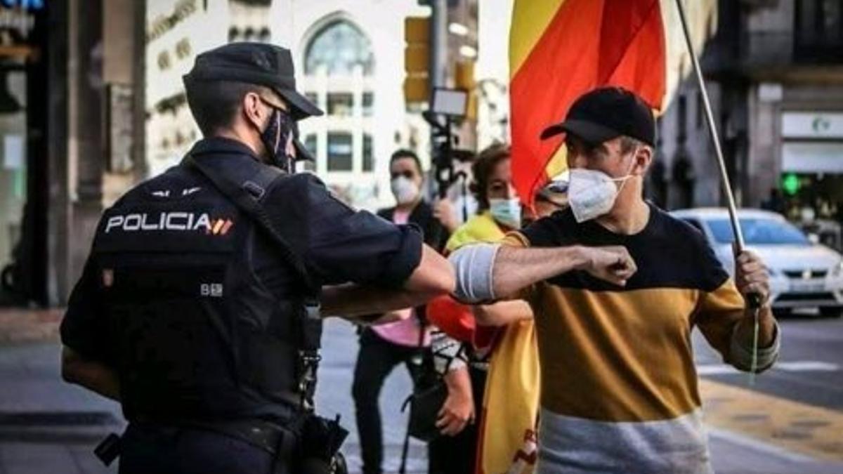 Una inaceptable manifestación neonazi cruza Chueca: "fuera, sidosos, de Madrid"