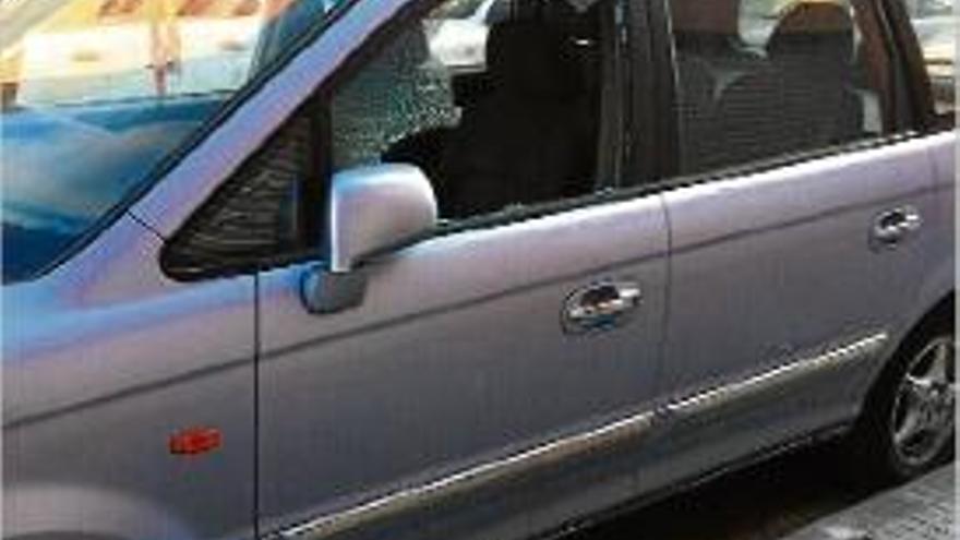 Veïns de la Maçana i el parc Monar denuncien els robatoris als cotxes