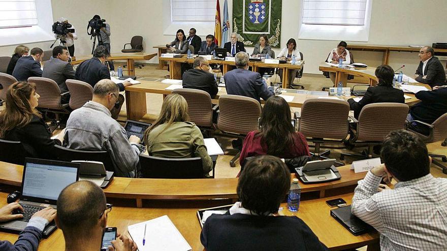 El auto de la quiebra de Caixa Galicia fuerza la reapertura de la comisión de las cajas