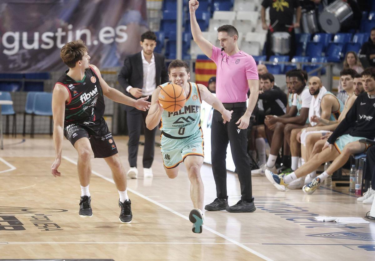 El Fibwi se lleva la victoria ante el Palmer en un derbi apasionante.