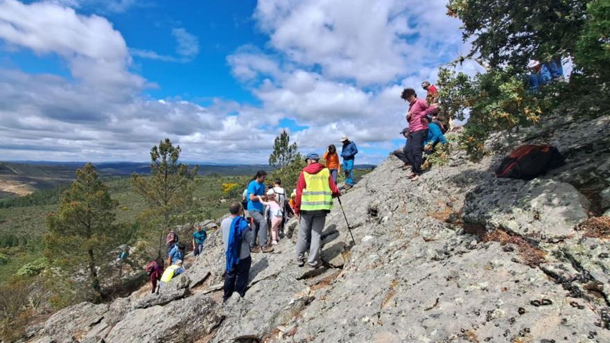 Excursión a Peña Beneita, una de las actividades programadas por la Sociedad Geológica de España. | Ch. S.