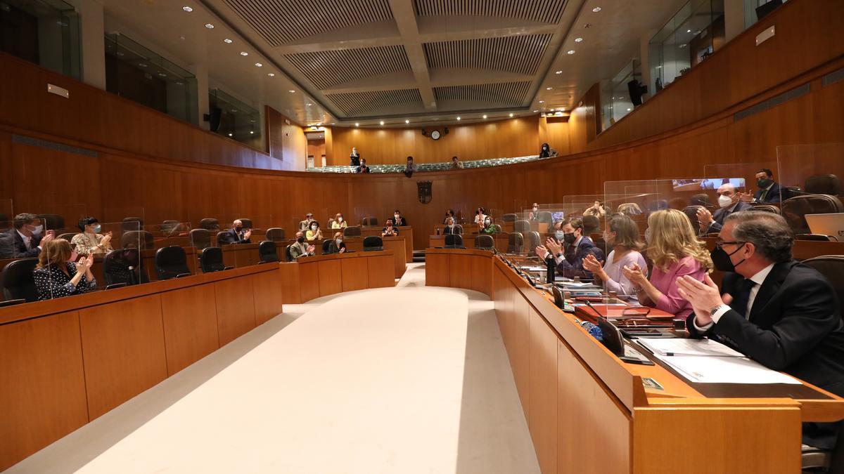 Unanimidad en las Cortes de Aragón para aprobar el dictamen de las residencias.