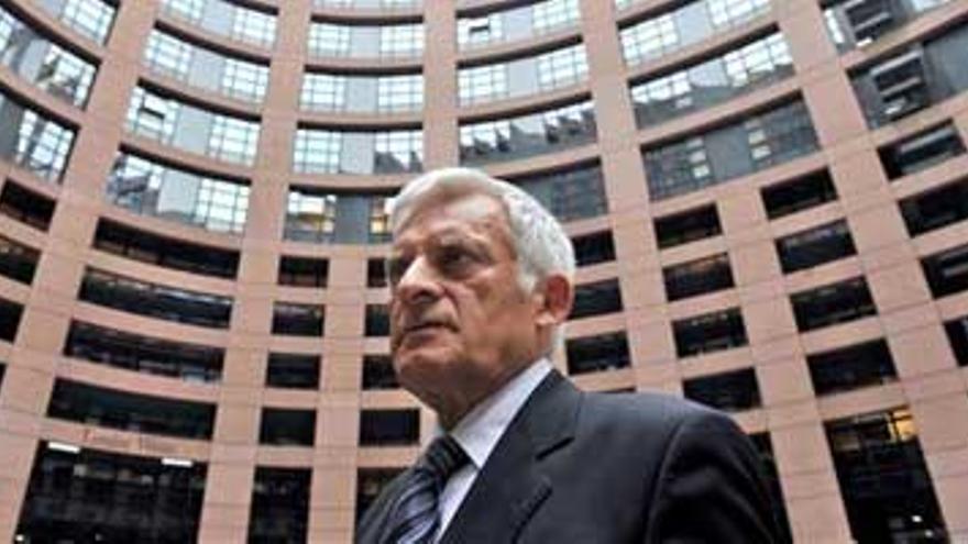 El conservador polaco Jerzy Buzek, nuevo presidente de la Eurocámara