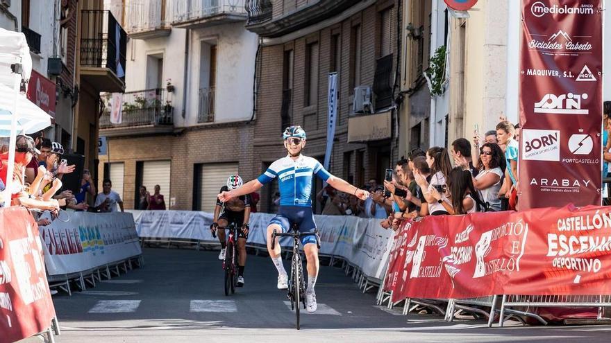 Ciclismo | La Volta a Castelló arranca con un curioso doblete