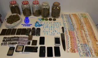 Seis detenidos y 25.400 euros incautados en una operación antidroga en Teis