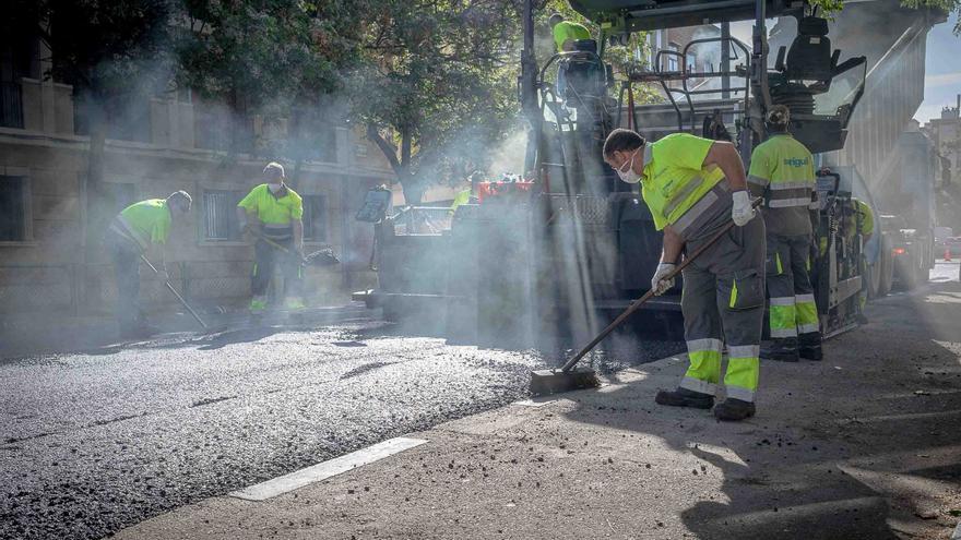 Zaragoza adjudica una operación asfalto para 44 calles a mitad de precio y tres años después