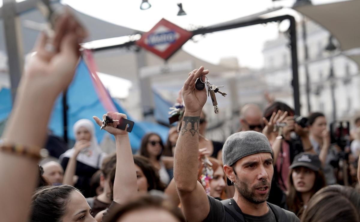 En imágenes | Acampada en la Puerta del Sol en protesta por la situación de la vivienda en España