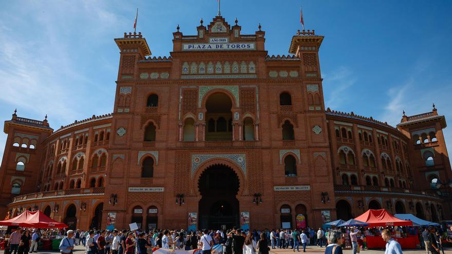 La presidencia pone el equilibrio en una novillada de injustificados entusiasmos en Madrid