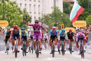 El Giro llega a Italia para afrontar los primeros exámenes por la general