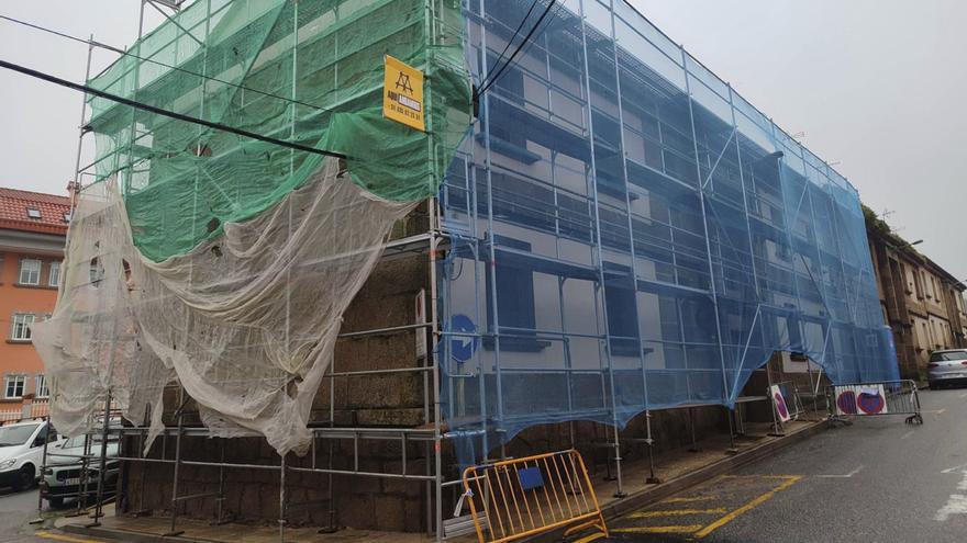 El mal tiempo inutiliza los pabellones de Romarigo, Coiro y Darbo y paraliza obras "fundamentales"