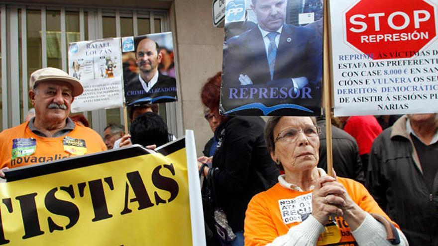 Concentración hoy a las puertas de los juzgados.//R. Vázquez