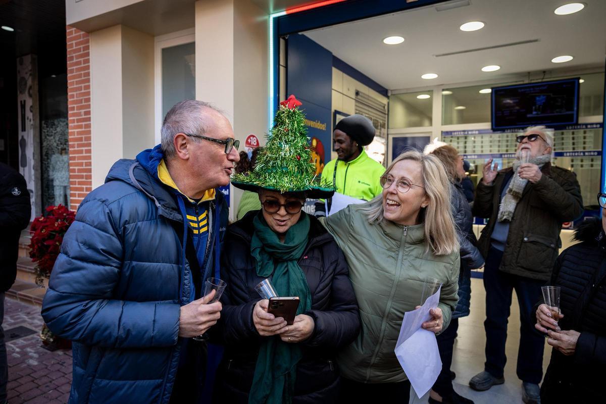 En imágenes | Minerín, en Andorra, vuelve a repartir millones en la Lotería de Navidad 2025