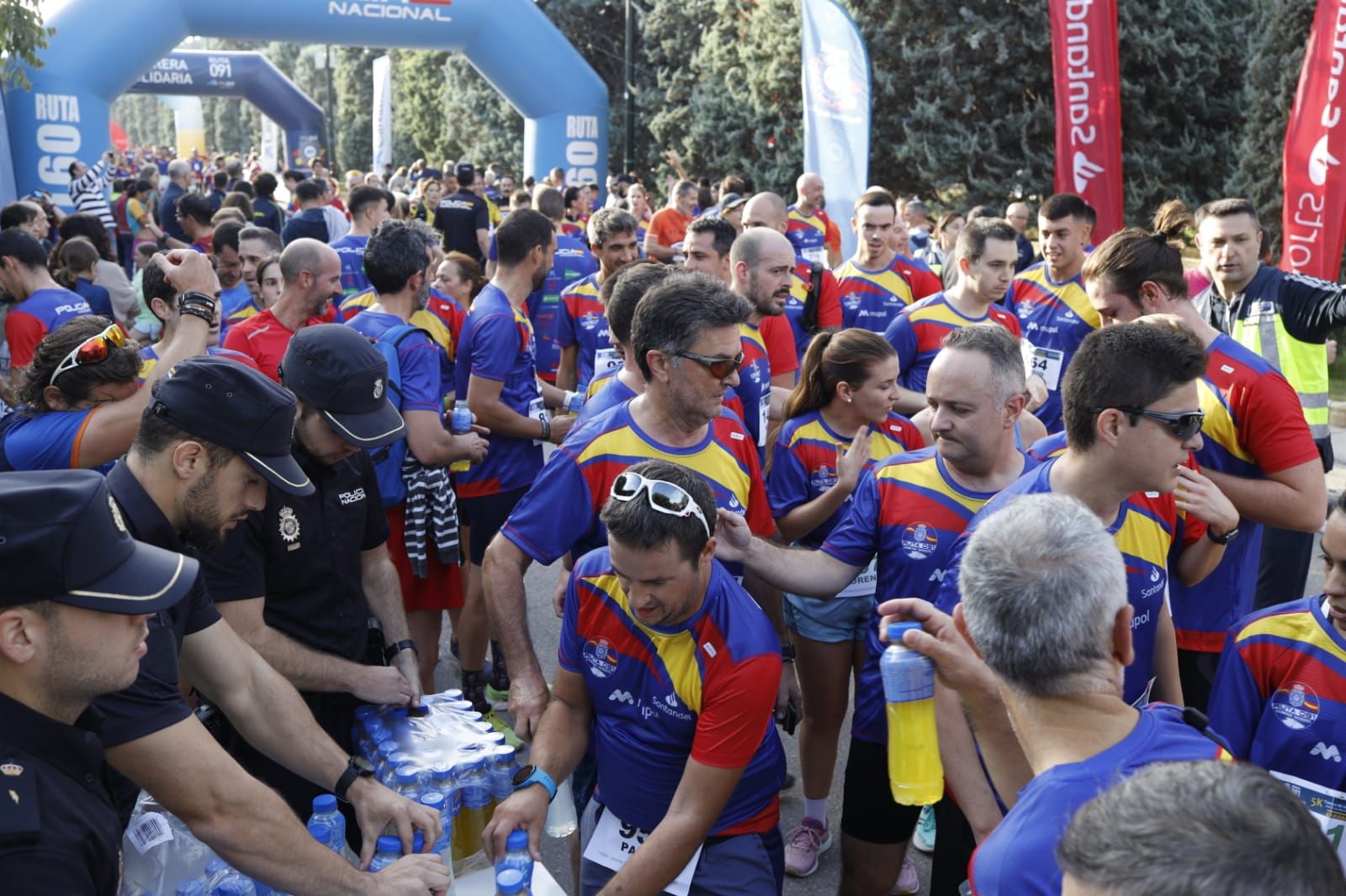 Zaragoza se vuelca con la carrera de la Policía Nacional contra el maltrato  - El Periódico de Aragón