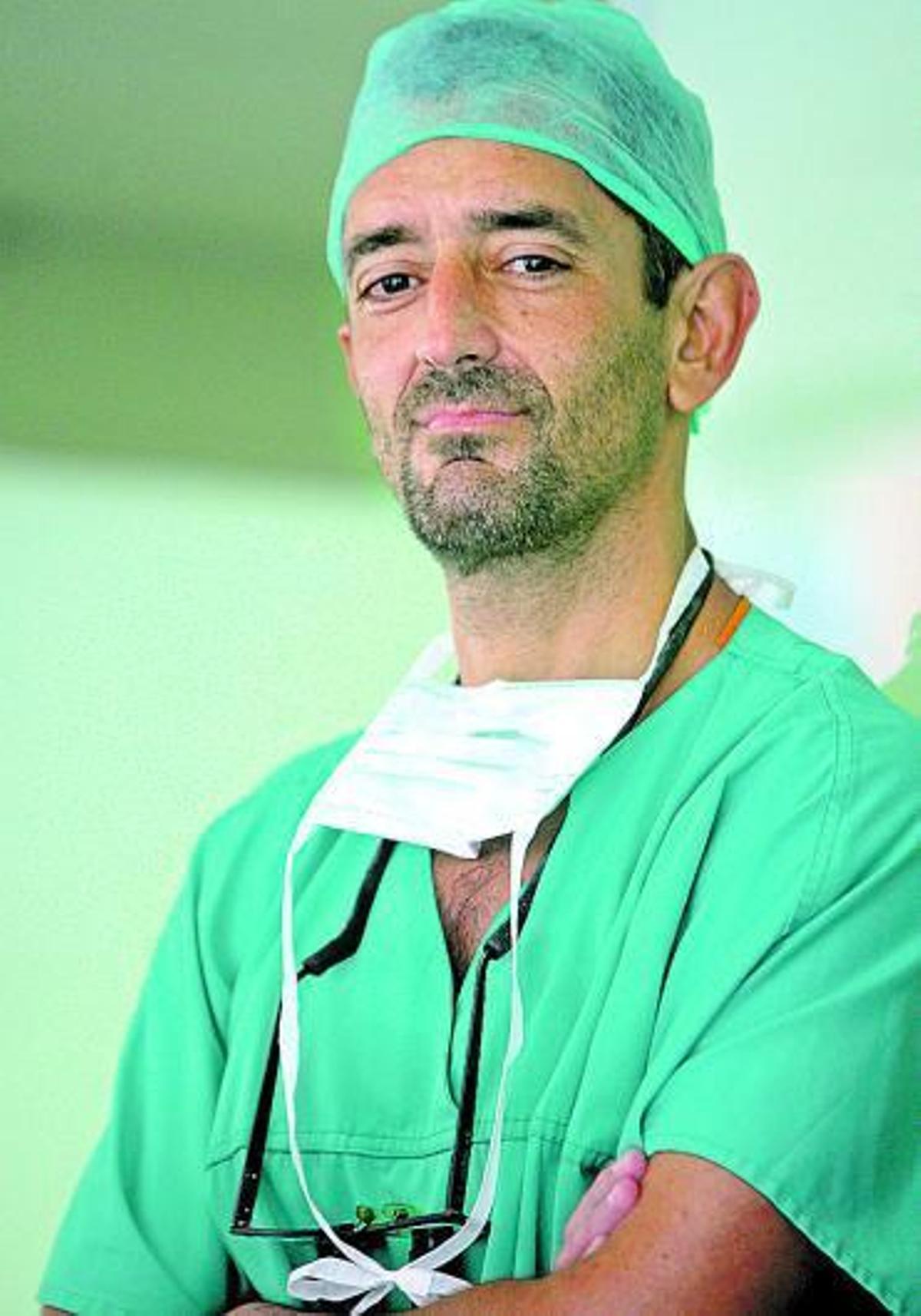 El doctor Cavadas realiza en Valencia el primer trasplante de piernas del mundo