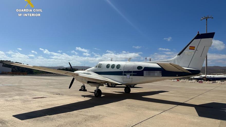 Inmovilizada una avioneta por manipular la documentación de vuelo