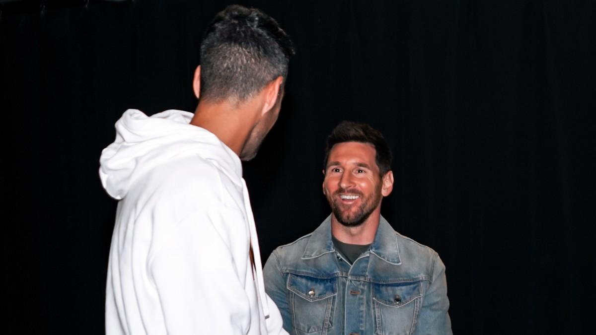 Messi y Busquets fueron a ver un partido de la NBA de los Miami Heat