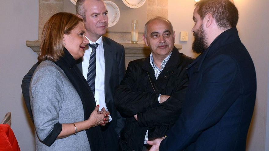 Carmela Silva con Tino Fernández e Iván Puentes, en una imagen de archivo.   | // R.V.