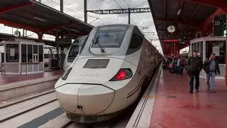 Una avería retrasa una hora y veinte la salida del Alvia Madrid-Badajoz