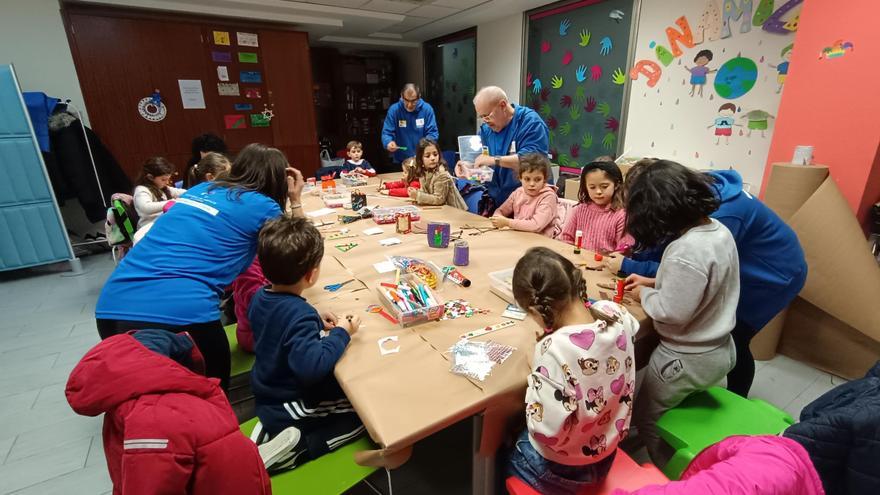 La Casa Participa de Llanera se llena de Navidad: así se disfruta en los talleres de manualidades