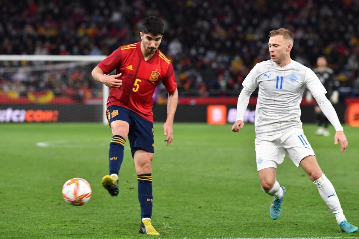 España golea a Islandia (5-0) en A Coruña con Riazor repleto