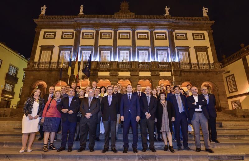 07/11/2018 LAS PALMAS DE GRAN CANARIA. Recepción del Excmo. Sr. Alcalde de Las Palmas de Gran Canaria, D. Augusto Hidalgo Macario, a los participantes de la Conferencia de Consejos Sociales. FOTO: J. PÉREZ CURBELO  | 07/11/2018 | Fotógrafo: José Pérez Curbelo