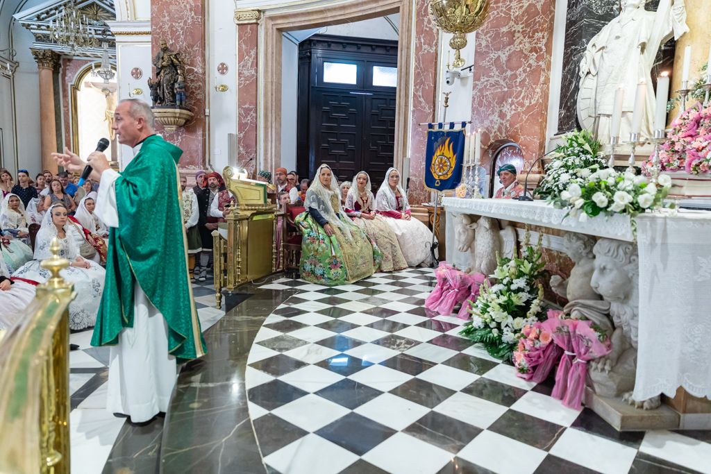 Una Ofrenda en pleno Septiembre con las Fallas del Marítimo