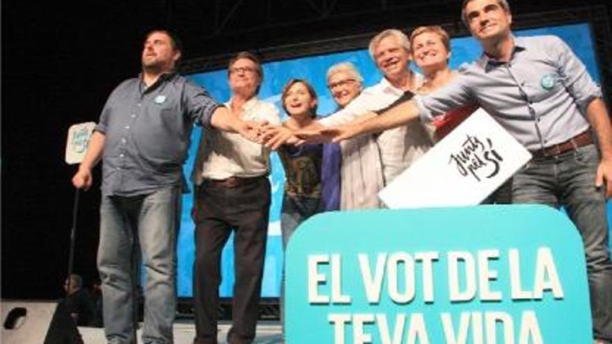 Els candidats de Junts pel Sí van ser ahir a la nit a l&#039;Hospitalet.