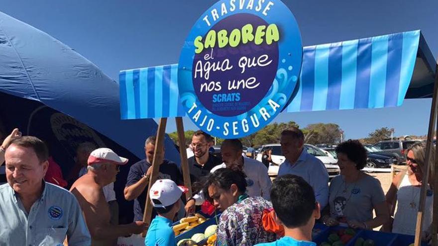 El Sindicato de Regantes del Tajo-Segura reivindica el trasvase en Arenales del Sol de Elche