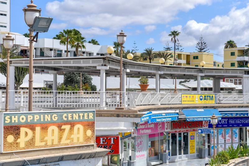 Estado de abandono de los centros comerciales y de ocio del Sur