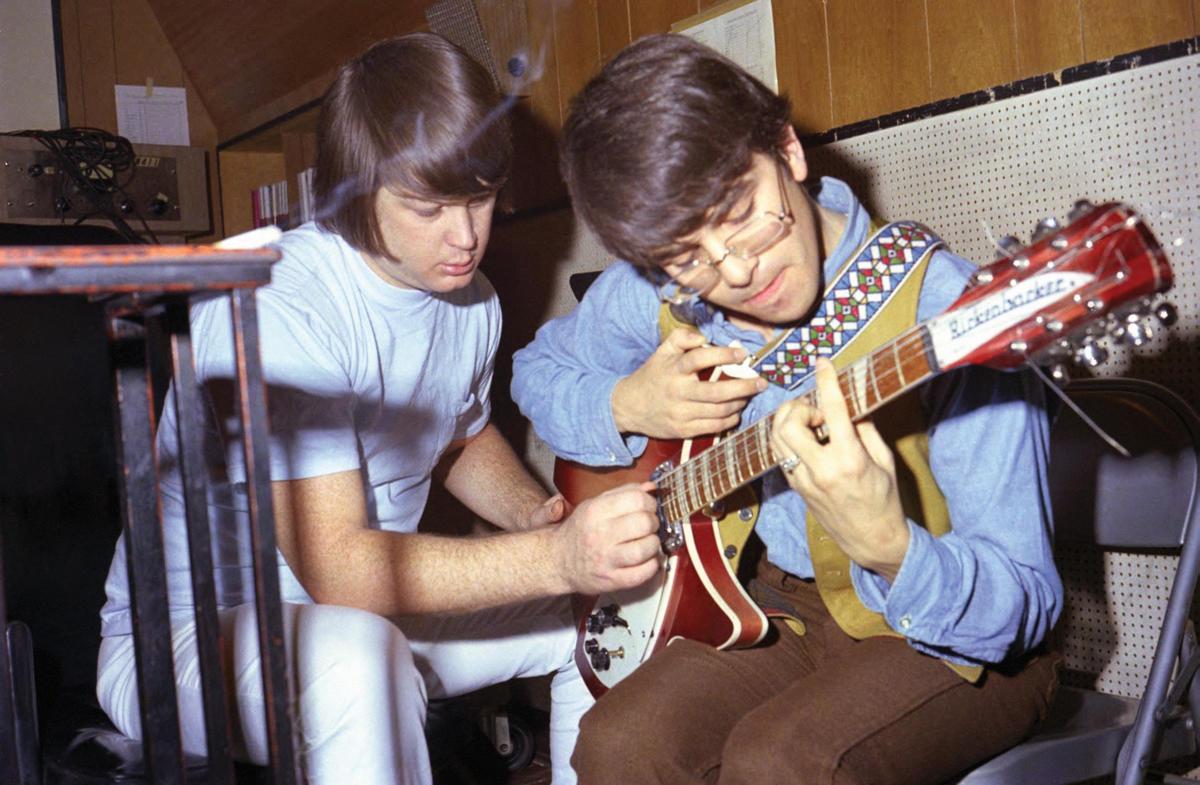 Brian Wilson (izquierda) y Van Dyke Parks, durante las sesiones de 'SMiLE'.