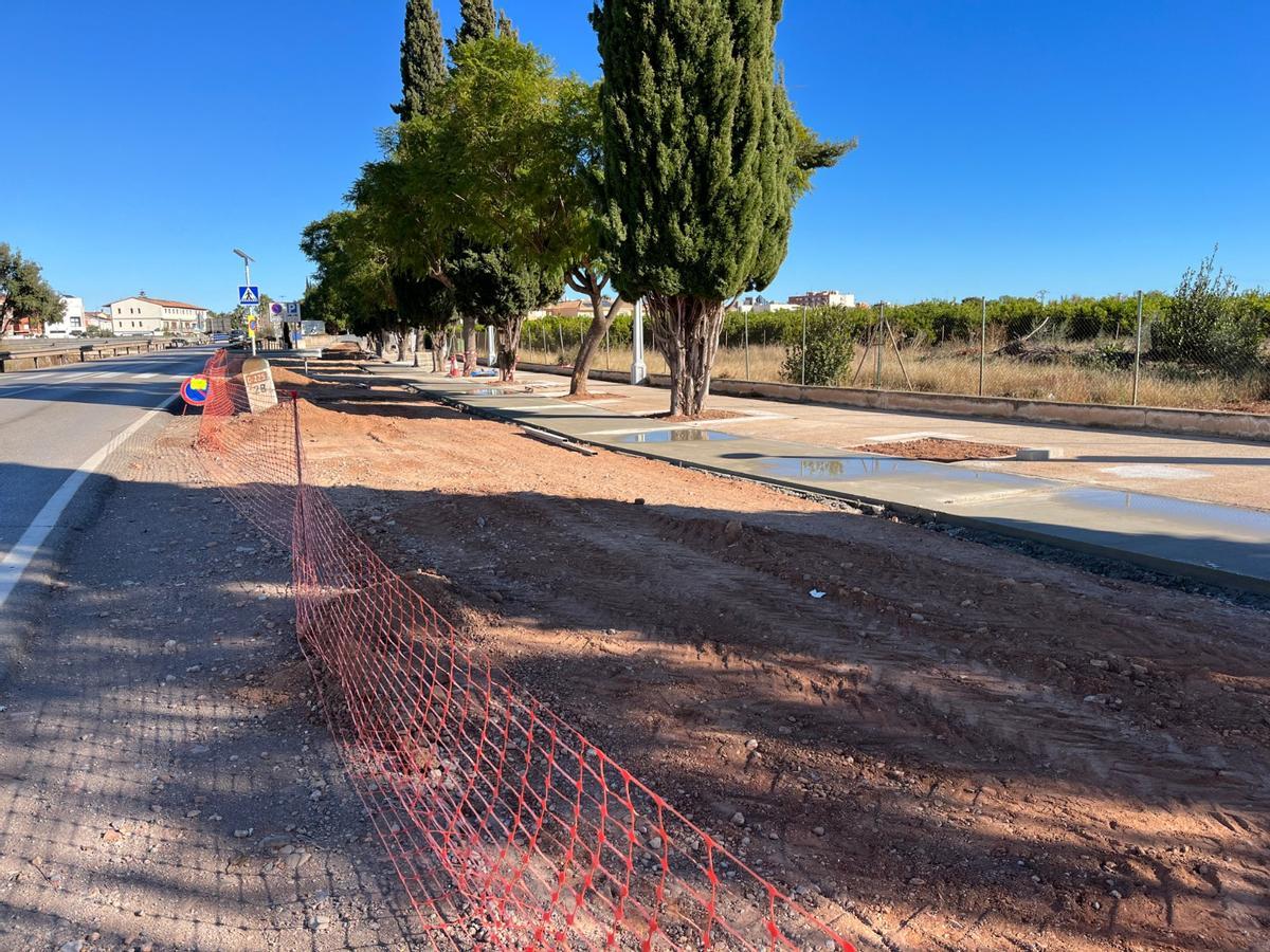 Las obras en el polígono Cardanelles incluyen la creación de un carril bici.