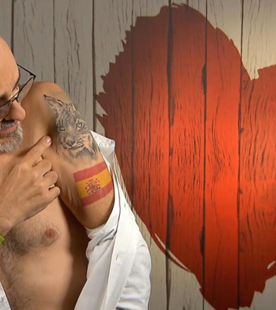 Antonio, el afiliado a Vox con tatuajes patrióticos: &quot;Tengo tatuado el lince ibérico español&quot;