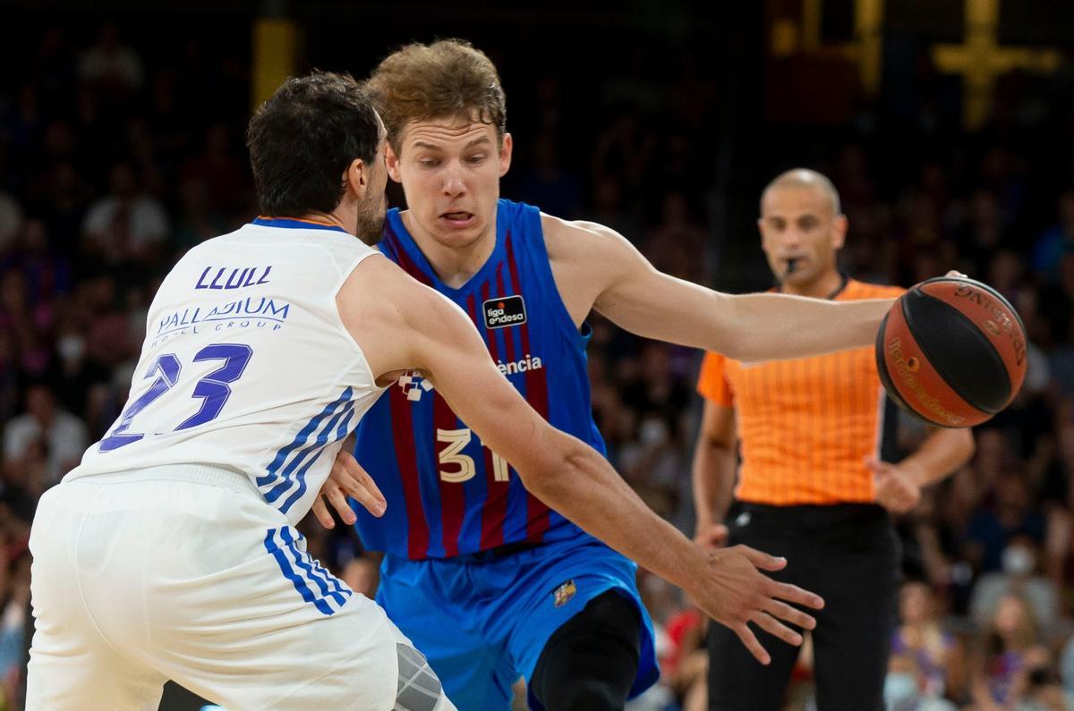 ¡Locura total en el Palau! Así fue el sufrido triunfo del Barça para igualar la final ¡Locura total en el Palau! Así fue el sufrido triunfo del Barça para igualar la final