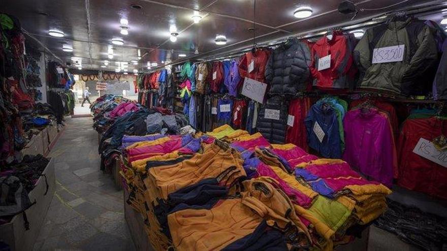 El cierre del Everest hunde el turismo deportivo en Nepal