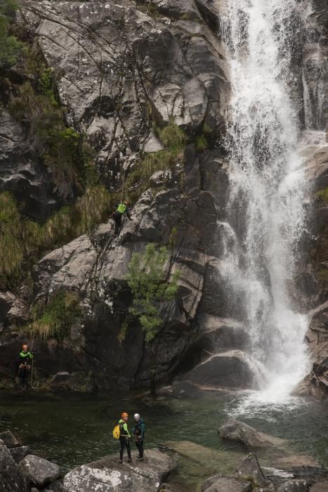 La Corga da Fecha, 350 metros de desnivel, un paraje espectacular y mucho riesgo.