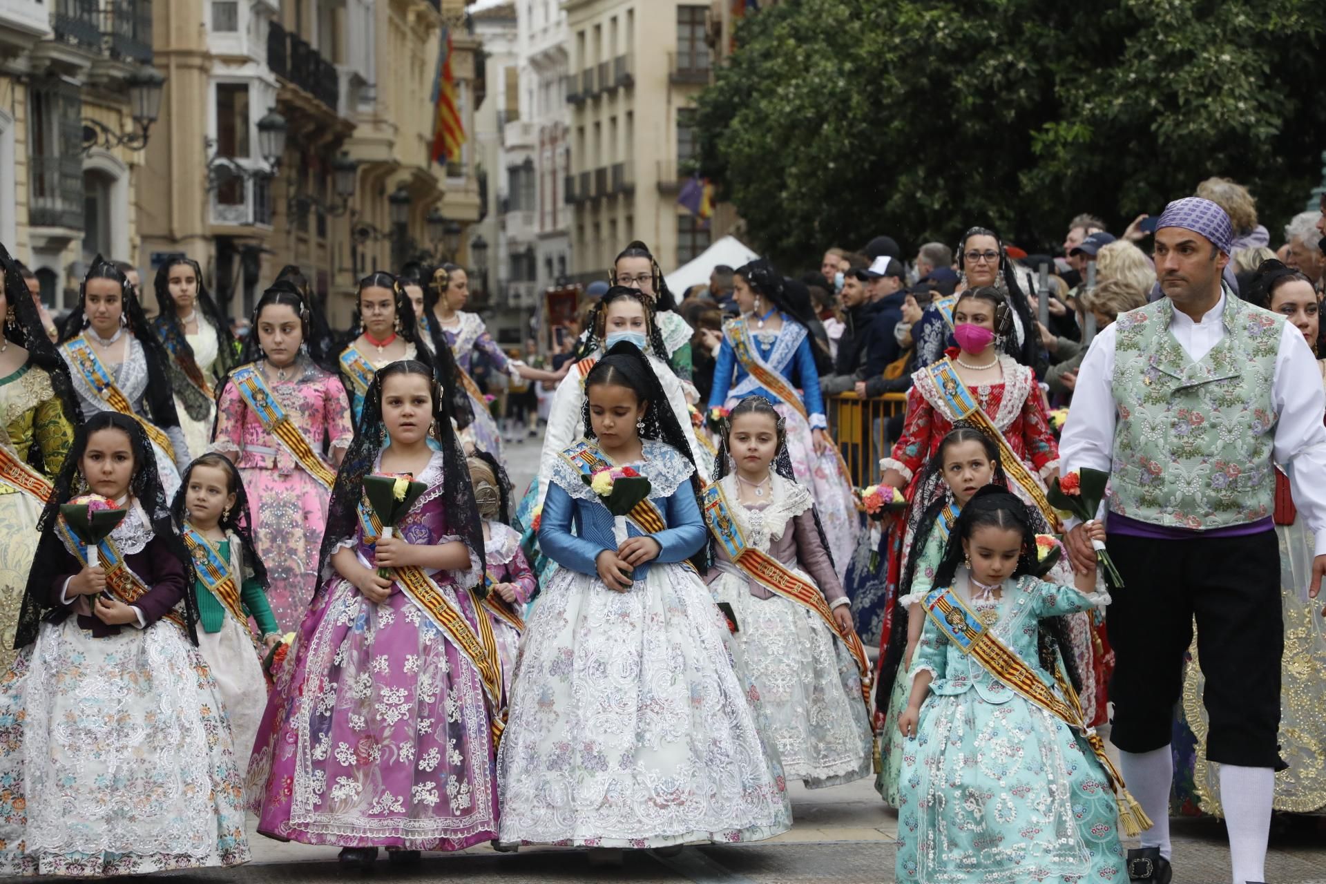 Búscate en el primer día de Ofrenda por la calle Quart (entre las 115.30 y las 17.00 horas)