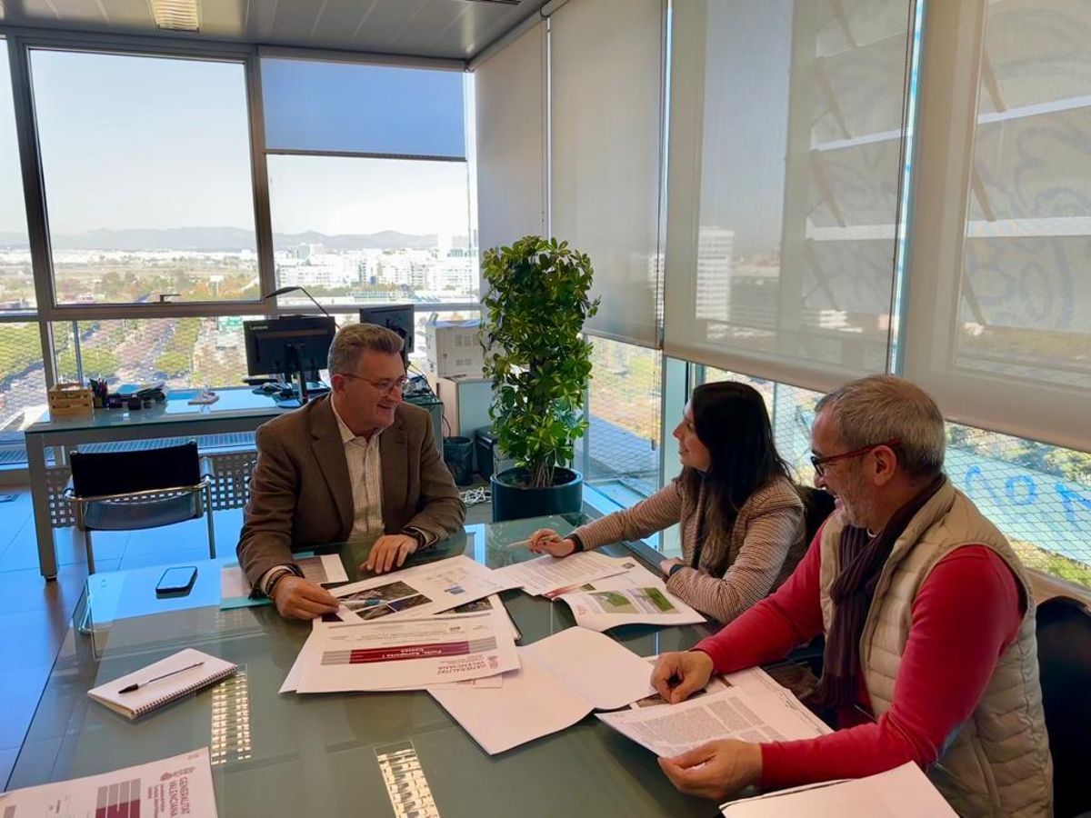 Vicente Martínez Mus y Tania Agut abordaron los detalles de la zona de ocio.