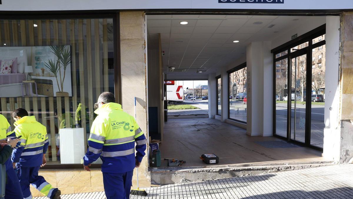 Conmoción por el accidente con dos muertos en Gijón en el que perdió la vida un gruista de 41 años: "Era muy buena persona"