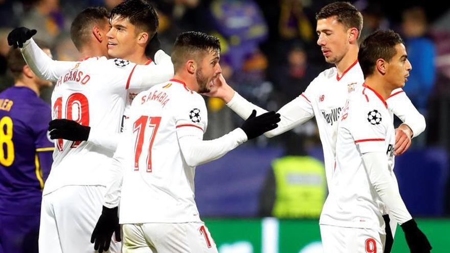 El Sevilla arranca un empate y pasa a octavos